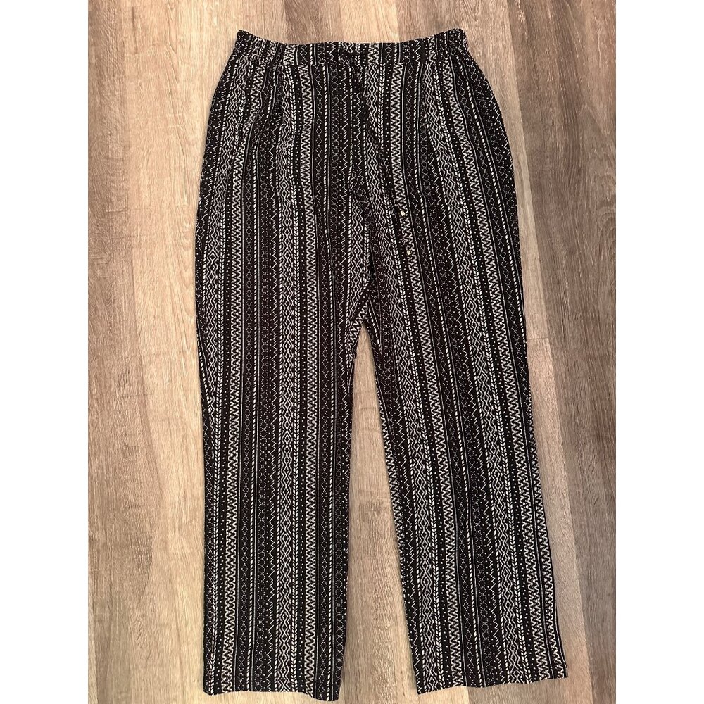 SOHO Apparel Ltd black and cream geometric wide leg pants